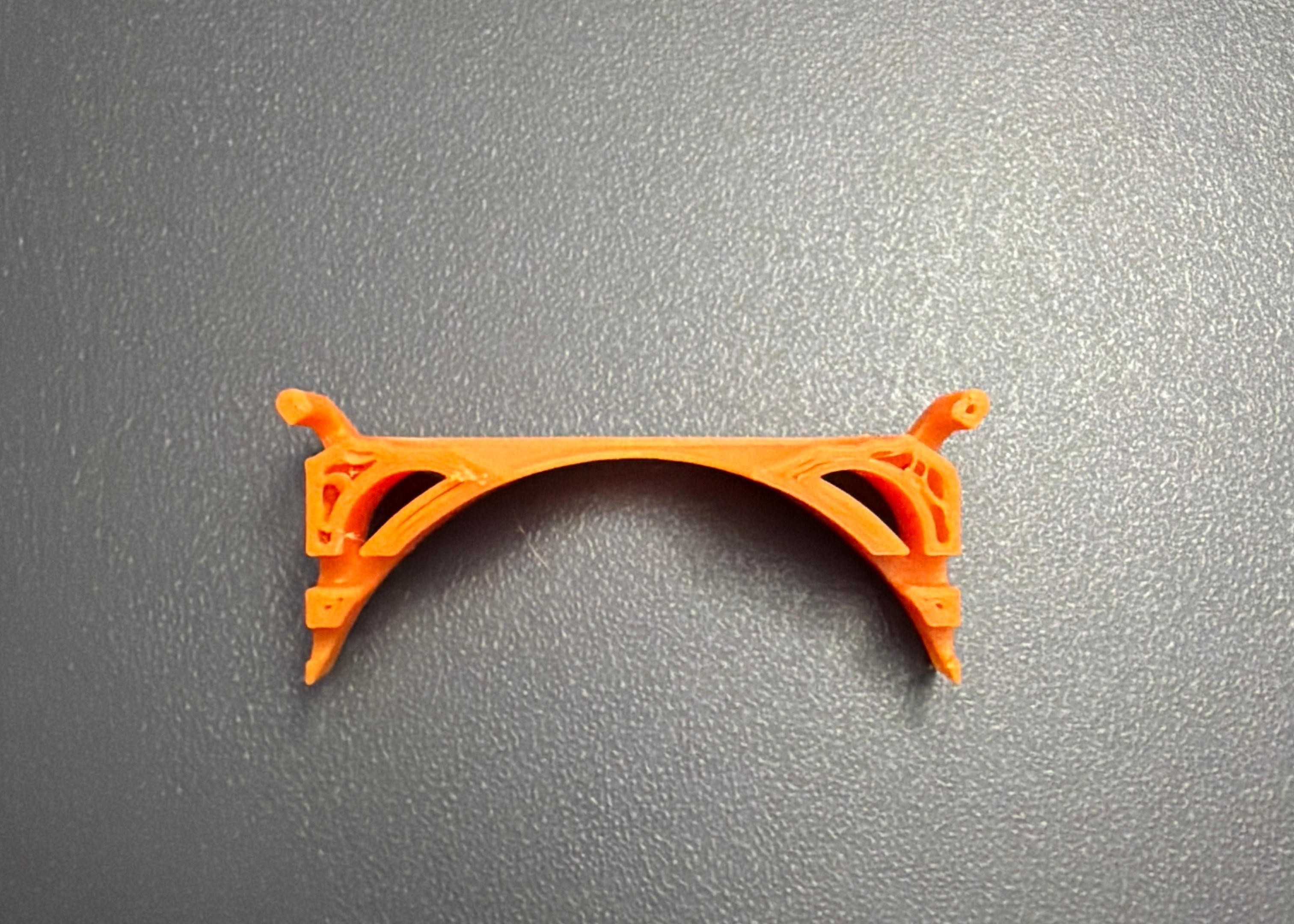 Оранжевый адаптер в разрезе